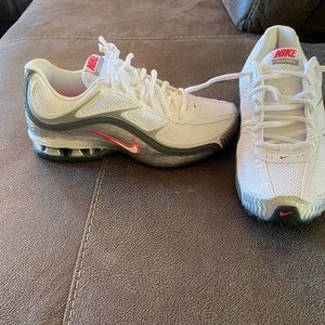 Nike Reax Run 5 Womens Size 8.5